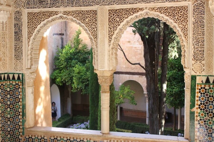Granada: Alhambra Regular Tour - Practical details that matter at the entrance