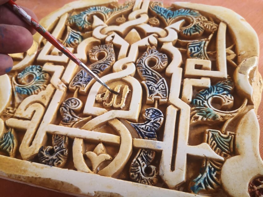 Granada: "Alhambra´s Craft Workshop" - Choosing your Andalusian project