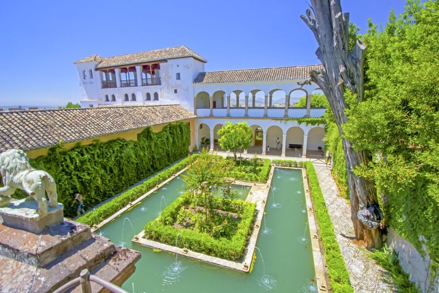 Granada: Alhambra Small Group Tour with Nasrid Palaces - Practical advice for a smoother visit