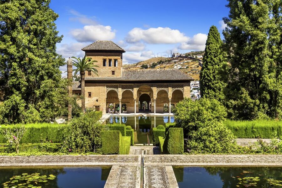 Granada: Alhambra Small Group Tour with Nasrid Palaces - What the three-hour pace feels like