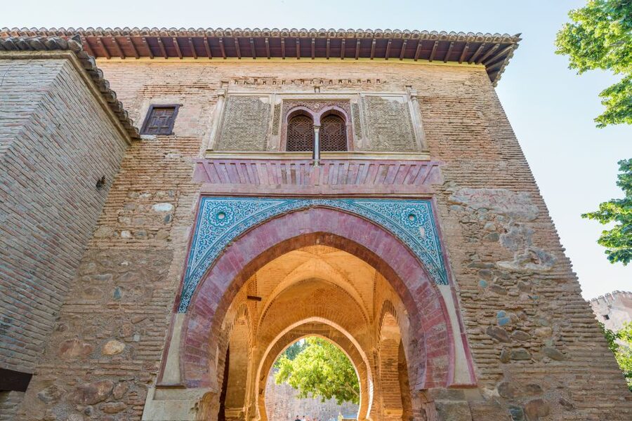 Granada: Alhambra Ticket and Guided Tour with Nasrid Palaces - Meeting at the Alhambra ticket office