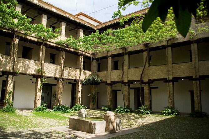 Granada and Albaicin: Wine and Tapas Tour - The climb to Mirador San Nicolás