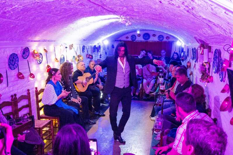 Granada: Authentic and intimate Flamenco Show with Snacks - Entering Cueva Flamenca La Comino in the Albaicín