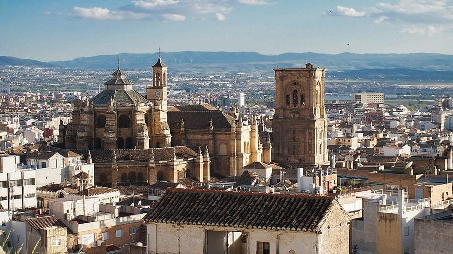 Granada: Cathedral and Royal Chapel Private tour with ticket - Key points at a glance
