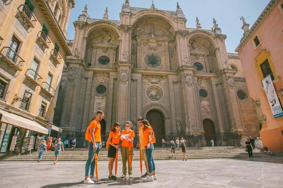 Granada: Cathedral Guided Walking Tour - What the guides add to a short visit
