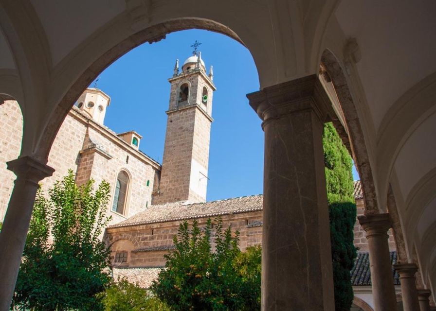 Granada: Cathedral, Royal Chapel & 5 Monuments Combo Ticket - Iglesia de San Nicolás and its tower: the pass’s best view