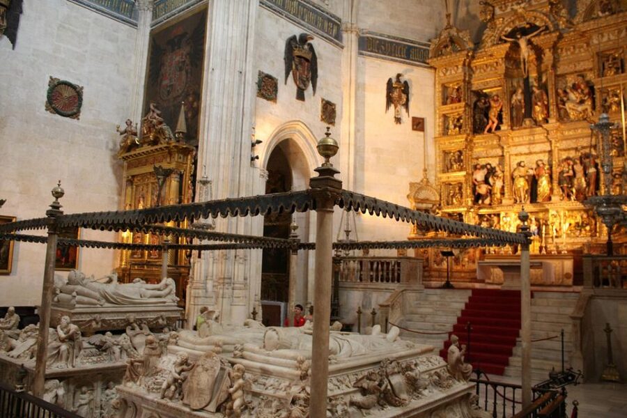Granada: Cathedral & Royal Chapel Skip the Line Tour - Granada Cathedral and its Spanish Renaissance scale