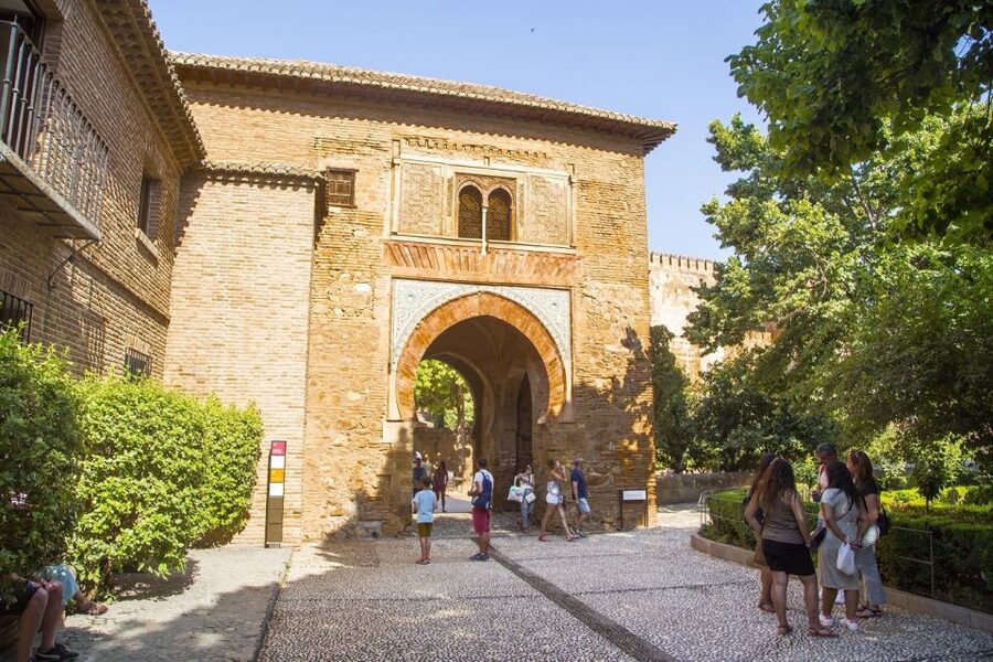 Granada: Combo Alhambra, Albaicín, and Sacromonte Tour - FAQ