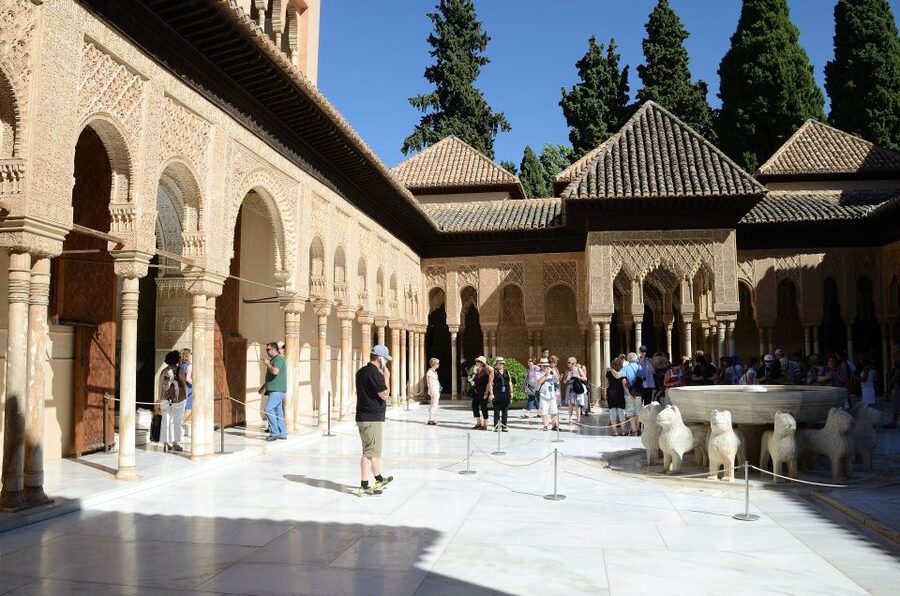 Granada: Combo Alhambra, Albaicín, and Sacromonte Tour - Should You Book It?