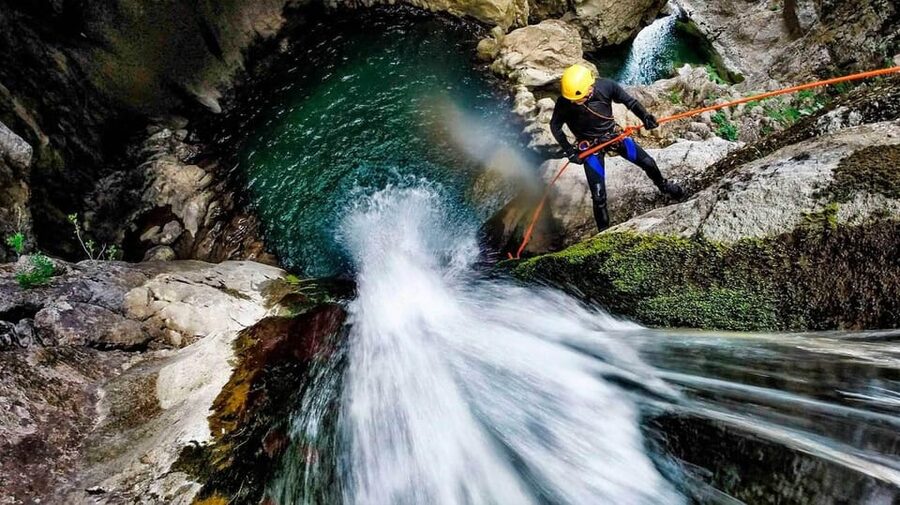 Granada: Family Canyoning in Río Verde - Why Río Verde works for first-time canyoning