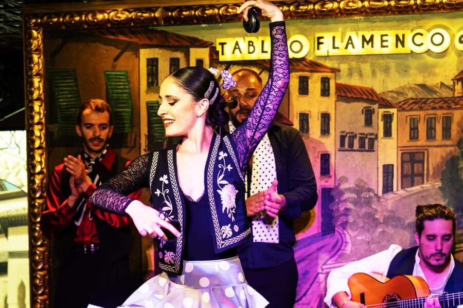 Granada: Flamenco Show at Tablao Flamenco Albayzín - What happens during the 90-minute show