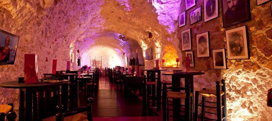 Granada: Flamenco Show at Templo del Flamenco with Drink - The route through the Albaicin
