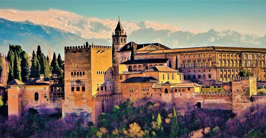 Granada: Full Alhambra Premium Guided Tour with Tickets - Why a guide helps at the Alhambra