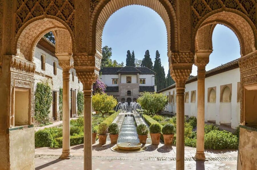 Granada: Full Alhambra Premium Guided Tour with Tickets - The Nasrid Palaces: the heart of the visit