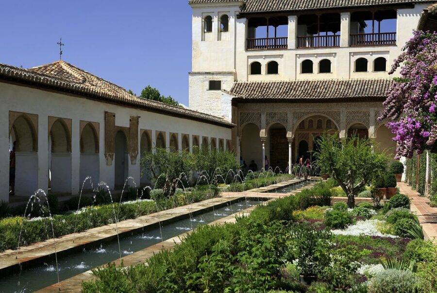 Granada Full Day: Alhambra General, Albayzin and Sacromonte - FAQ