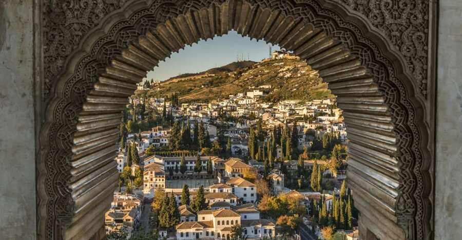 Granada Full Day: Alhambra General, Albayzin and Sacromonte - A two-hour break separates the major sights
