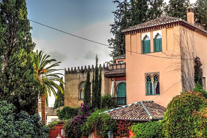 Granada full day: La alhambra completa + el Albaicin y Sacromonte - San Nicolas gives you the classic Alhambra view