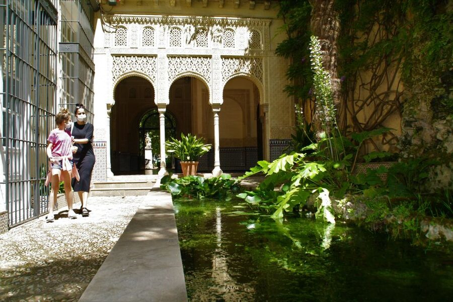 Granada: Gardens of Carmenes Guided Tour - Carmen de la Victoria: water as architecture
