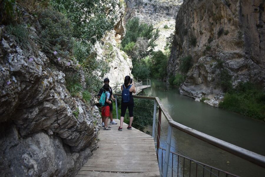 Granada: Hiking along the Gollizno route - Looking for ancient cave paintings
