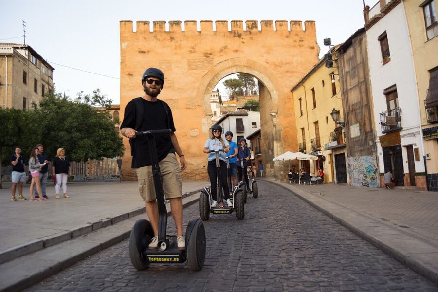 Granada: Historical City Center Guided Segway Tour - Albaicin’s narrow streets and the Mosque of Granada