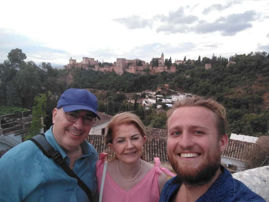 Granada Like a Local: Customized Private Tour - Meeting at your hotel or Airbnb