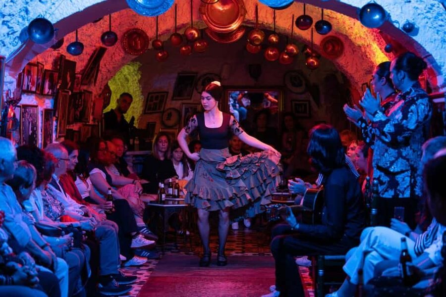 Granada: Los Amayas Cave Traditional Flamenco Show - Why Sacromonte is the right setting for flamenco
