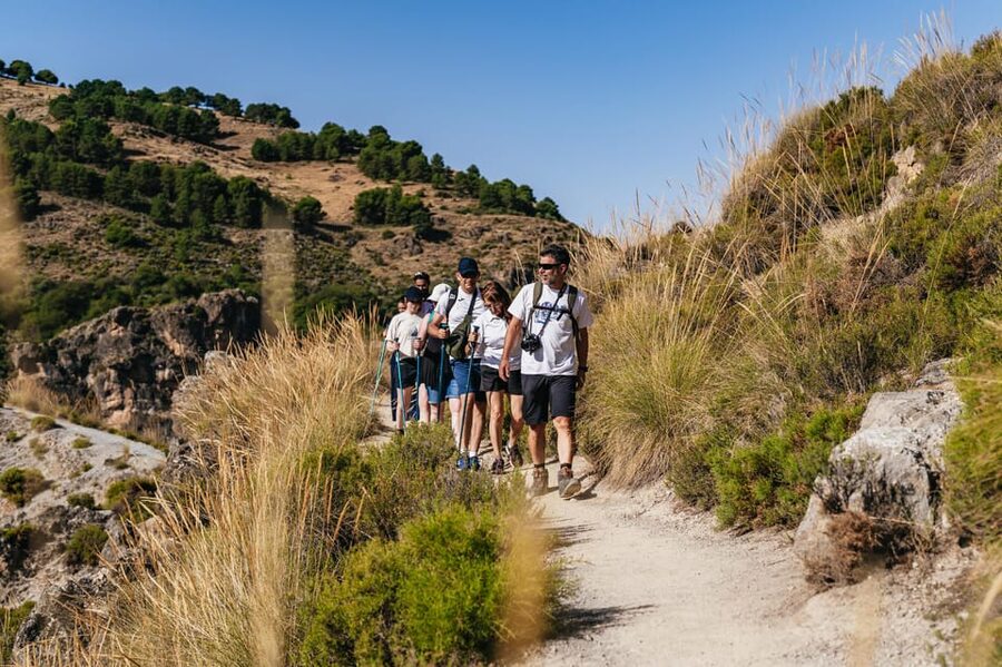Granada: Los Cahorros de Monachil Canyon Hiking Tour - What the guide adds to the walk