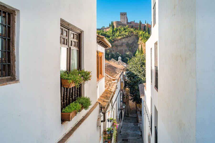 Granada: Moorish Monuments Entrance Tickets - Dar al-Horra Palace brings you back to royal Granada