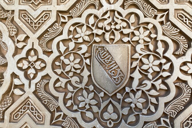 Granada Private Alhambra Tour includes Nazaries Palaces - Generalife gardens and the cooler summer retreat