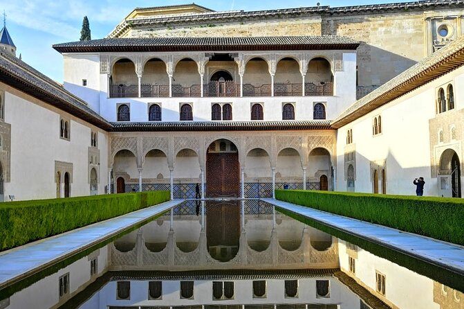 Granada Private Alhambra Tour includes Nazaries Palaces - Practical details that can save trouble