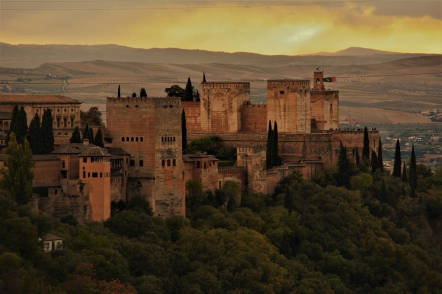 Granada: Private Tour of Albaicín, Sacromonte and Viewpoints - Who should book this Granada walk?