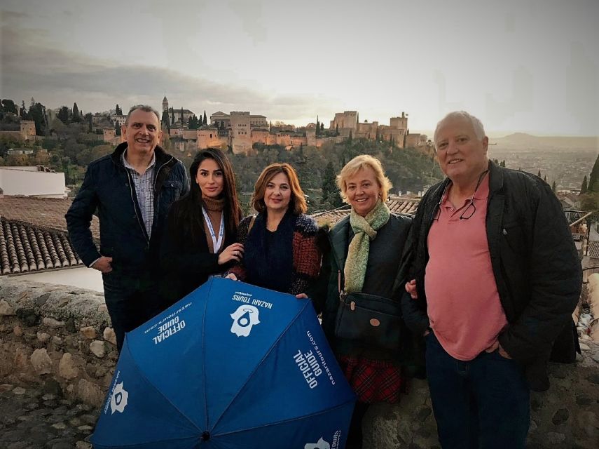 Granada: Private Tour of Albaicín, Sacromonte and Viewpoints - Walking from Sacromonte into the Albaicín