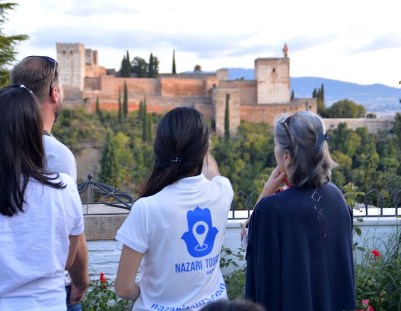 Granada: Private Tour of Albaicín, Sacromonte and Viewpoints - Why a private guide changes the experience