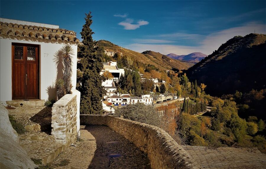 Granada: Private Tour of Albaicín, Sacromonte and Viewpoints - Is $347 good value?