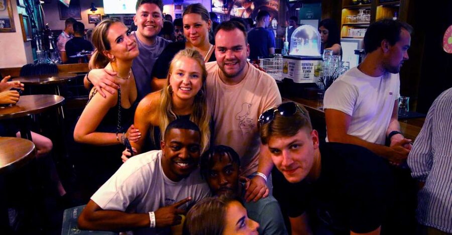 Granada: Pubs & Clubs Crawl with Drinks & Club Entry Ticket - Meeting at the donkey monument