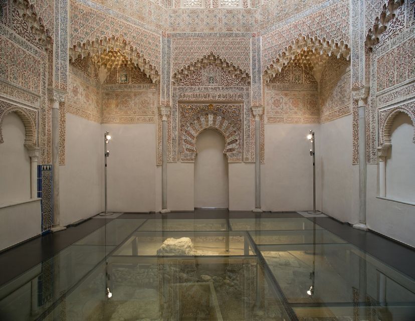 Granada: Royal Chapel and Historical Center Walking Tour - What the $31 price gets you