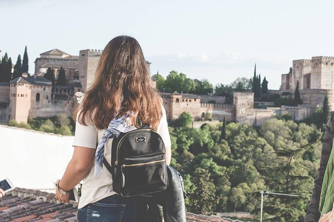 Granada's Hidden Treasures: Albayzin and Sacromonte Walking Tour - Starting on Carrera del Darro