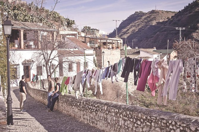 Granada's Hidden Treasures: Albayzin and Sacromonte Walking Tour - Albaicín: Granada’s old hill quarter