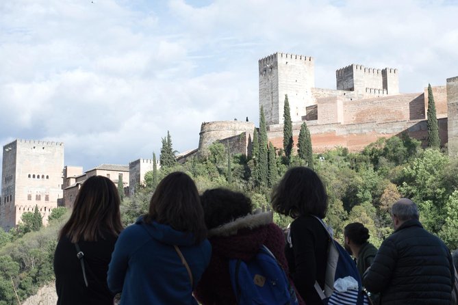 Granada's Hidden Treasures: Albayzin and Sacromonte Walking Tour - Sacromonte and the cave-home tradition
