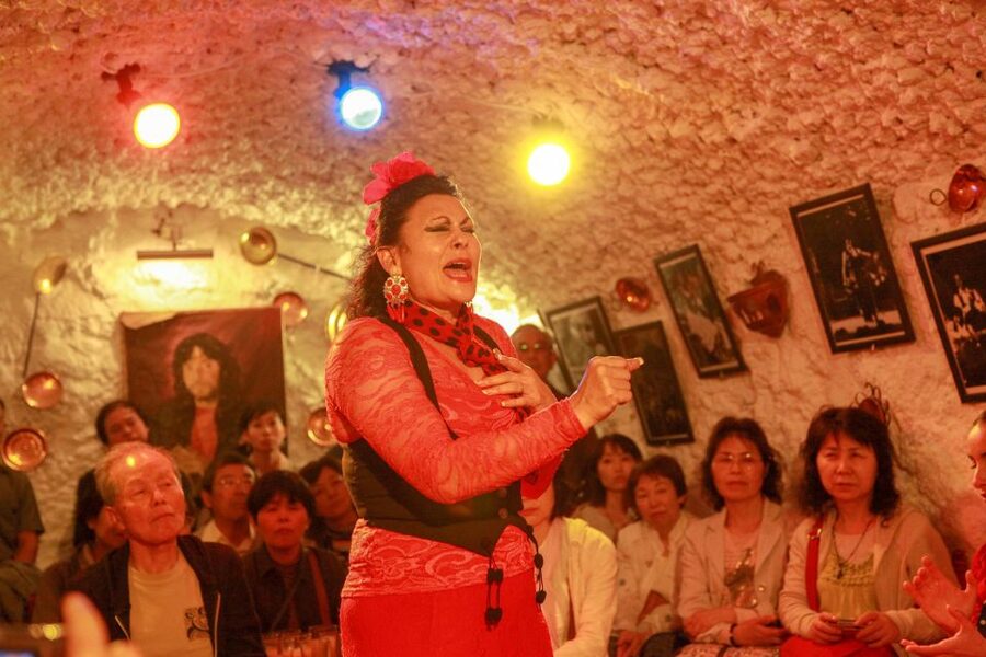 Granada: Sacromonte Caves Flamenco Show with Dinner - FAQ