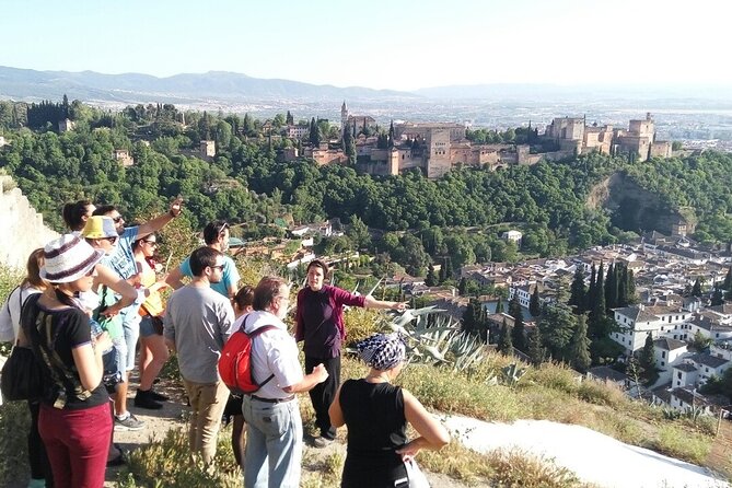 Granada: Sacromonte Private Tour - Why Sacromonte feels different from central Granada