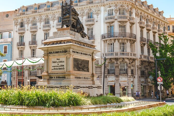 Granada Scavenger Hunt and Sights Self-Guided Tour - Corral del Carbón, a different kind of stop