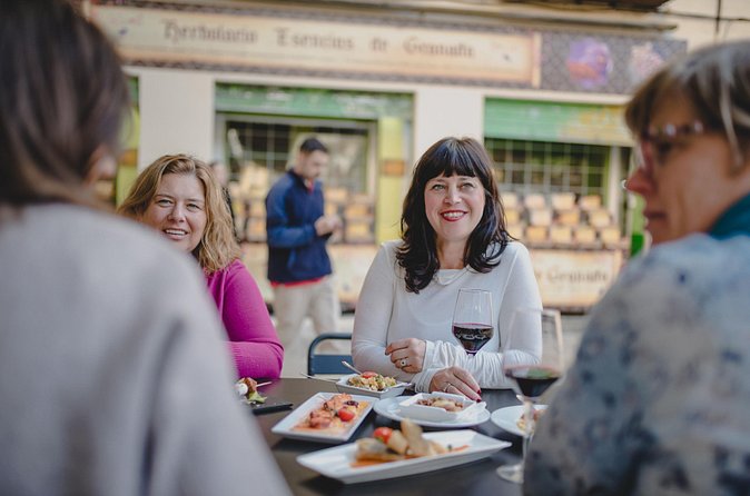 Granada Tapas and wine tour! - Plaza Nueva at 7:30 pm: an easy starting point