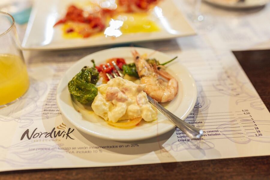 Granada: Tapas Crawl - The first bar: settling into Granada’s food culture