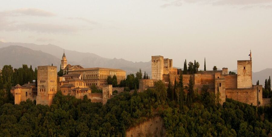 Granada: Tapas Tasting Guided Tour - Three stops, three views of Granada’s tapas style
