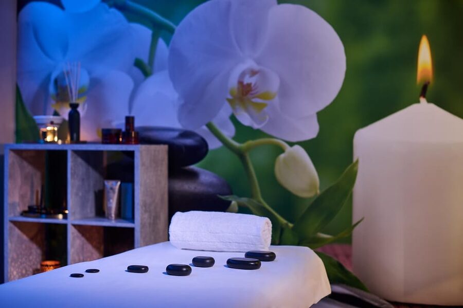 Granada: Thermal Spa Circuit with Optional Massage - How much space and quiet you can expect