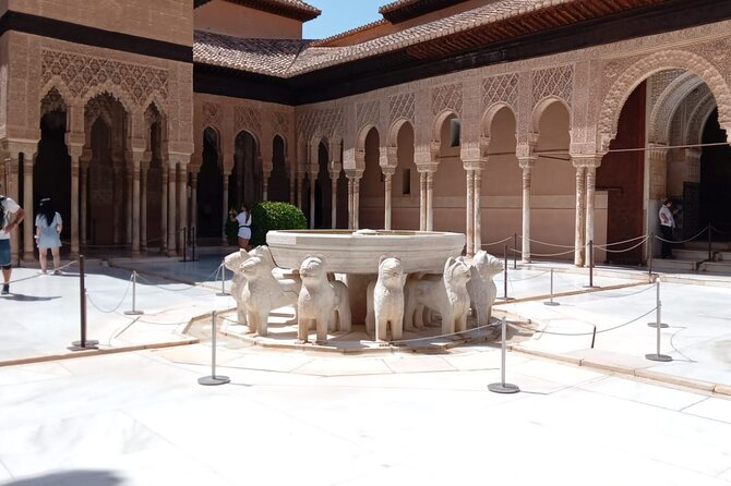 Granada, Visit Alhambra with Nasrid palaces, gardens and Alcazaba - Starting at Puerta del Vino and Puerta de la Justicia