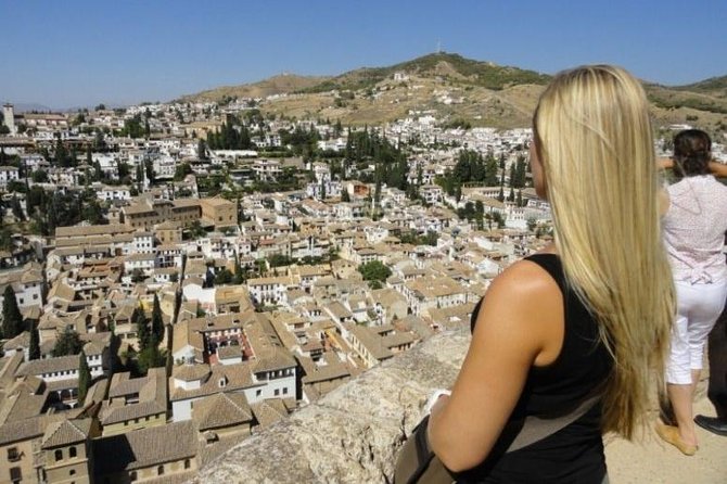 Granada Walking Tour: Albaicin and Sacromonte Quarters - Why This Evening Walk Works for First-Time Granada Visitors