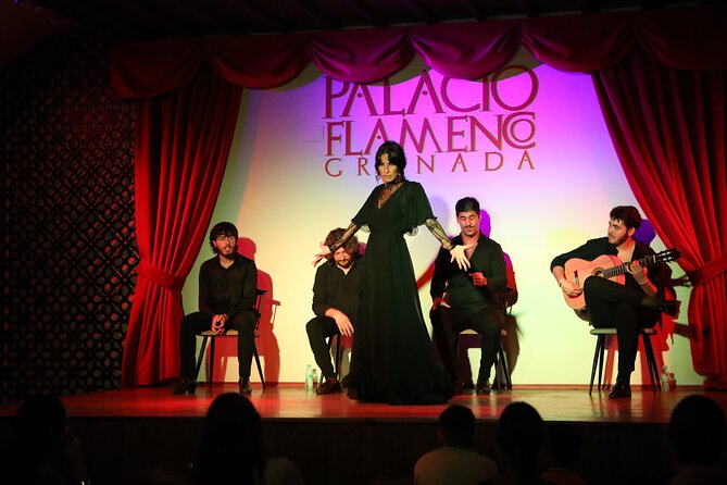 Grenada: Flamenco Palace, the best show in the center - A Drink Before the First Guitar Note