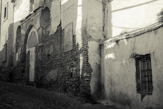 Guided tour Conspiracy in the Albaicín - Why the Albaicín works so well after dark
